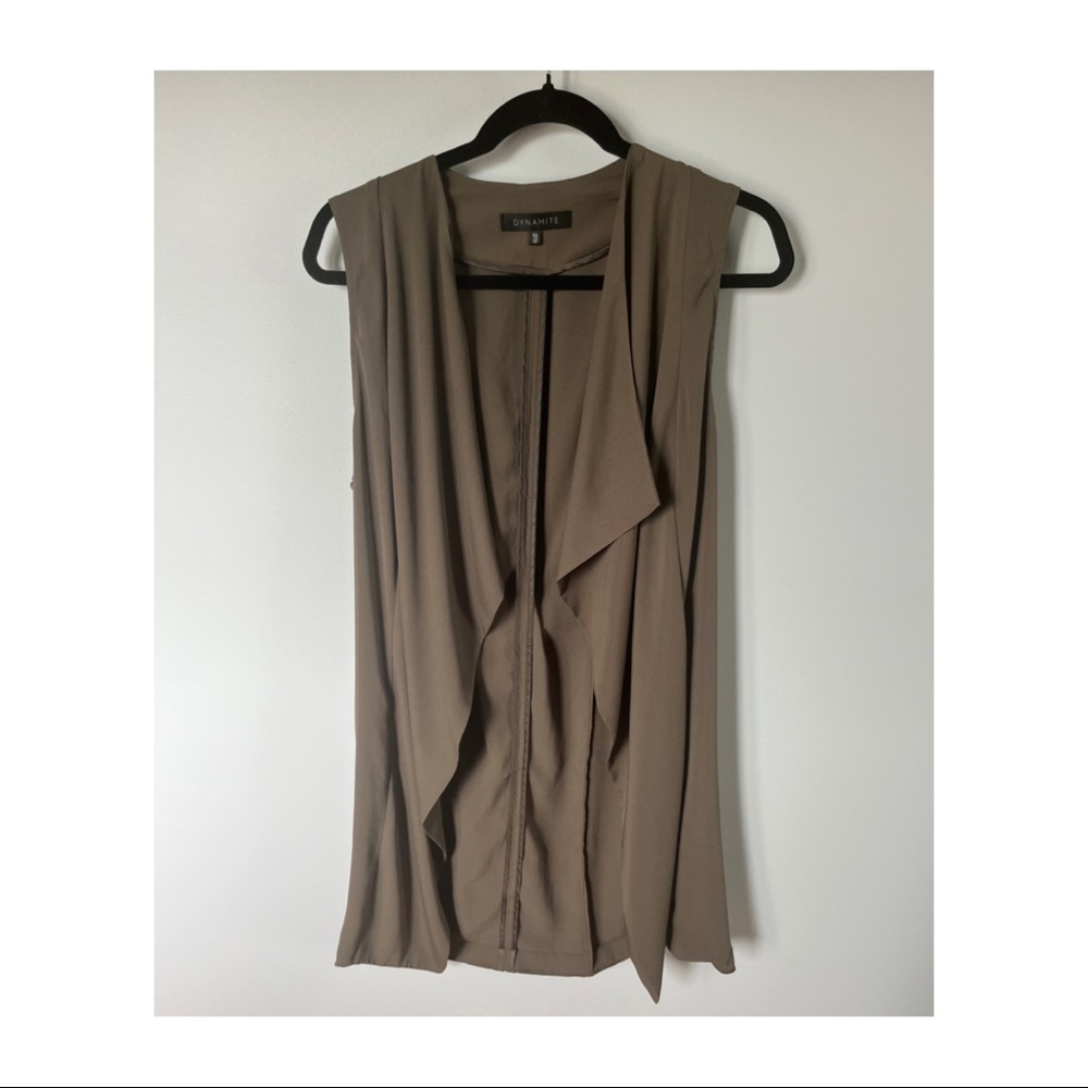 GREEN DYNAMITE SLEEVELESS VEST